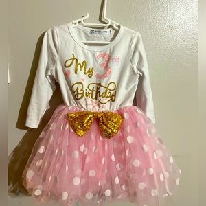 Great for birthday! Light pink/white with gold bow